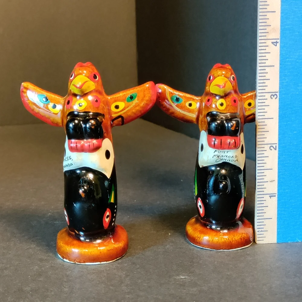 SALT & PEPPER SHAKERS⭐